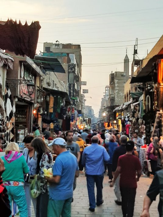 mercato-khan-khalili-cairo-egitto-novembre-bambini