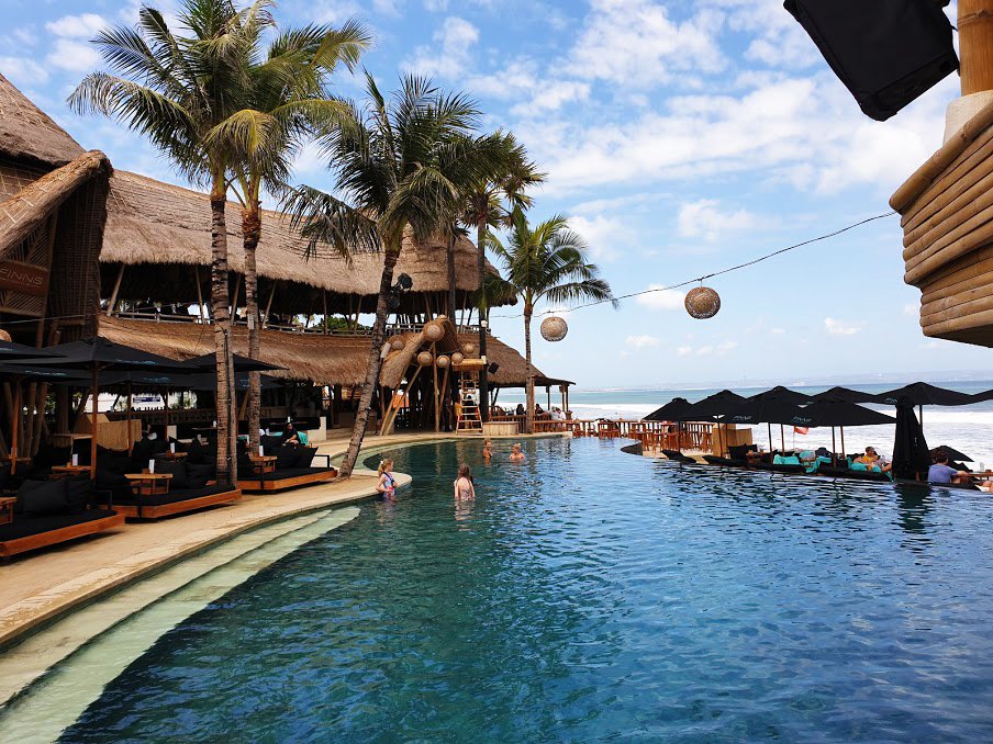 finns-canggu-bali-beach-club