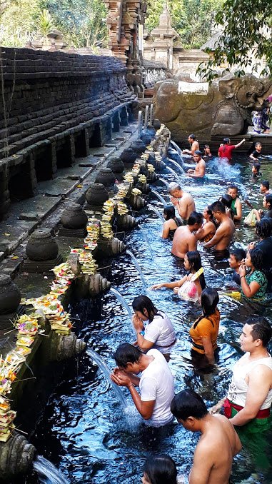 tirta-empul-ubud-bali