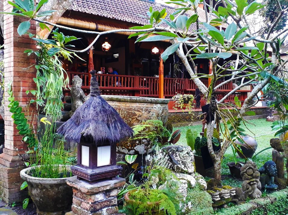 ubud-murnis-bali-on-the-road